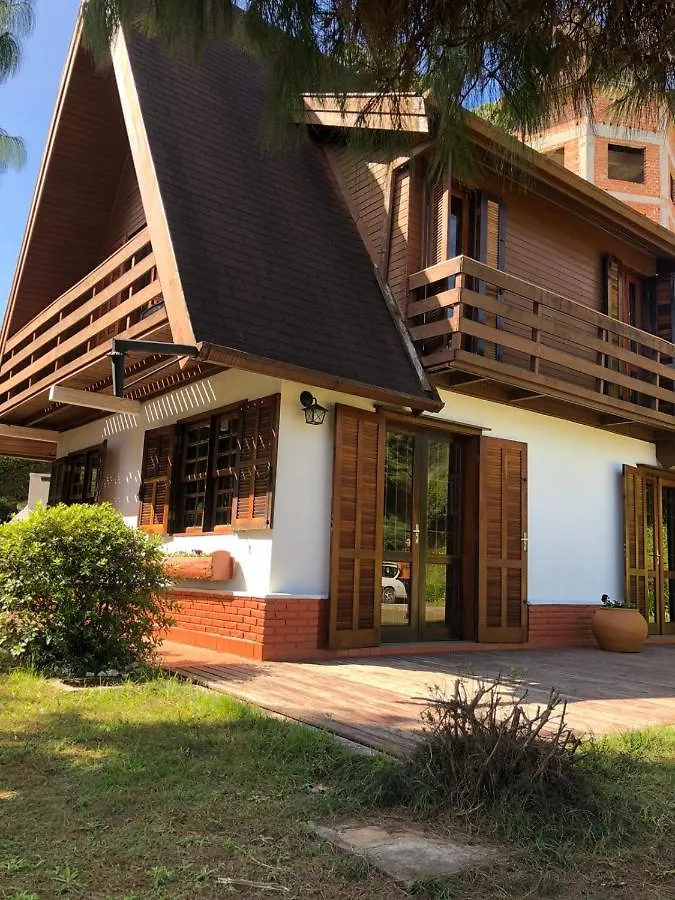 Chalé Sonho da Vovó a 5 minutinhos do Centrinho de Capivari Campos do Jordão Casa de Férias