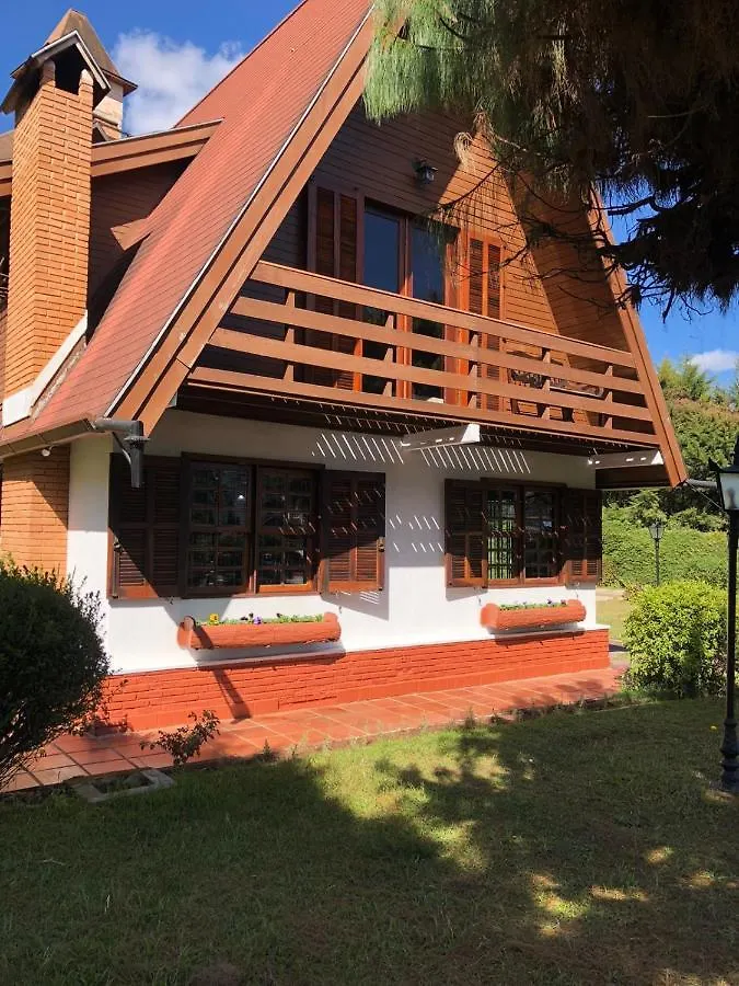 Holiday home Chale Sonho Da Vovo A 5 Minutinhos Do Centrinho De Capivari Campos do Jordao